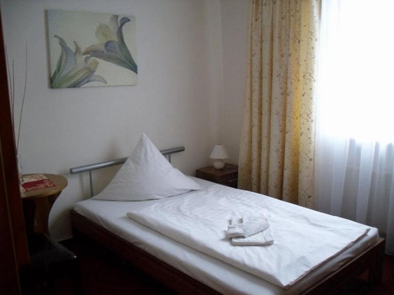 Zum Schwedenkonig Hotel Gadebusch Esterno foto